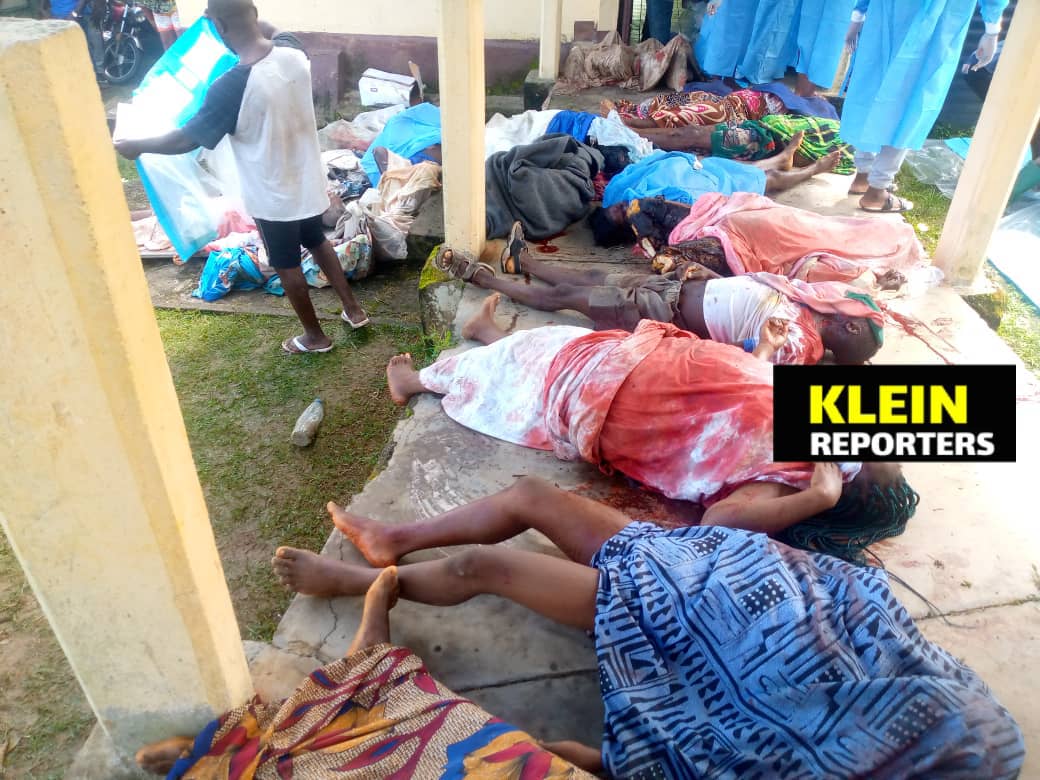 agboadonis237's tweet photo. Le gouvernement ne doit plus rester  silencieux face a des telles atrocités. ce ne sont plus des séparatistes , mais des fins terroristes qui tuent pour le plaisir.
je suis Mamfe✊.
@PR_Paul_BIYA 
@communicateur 3.0 https://t.co/JQ6P5GQMCG