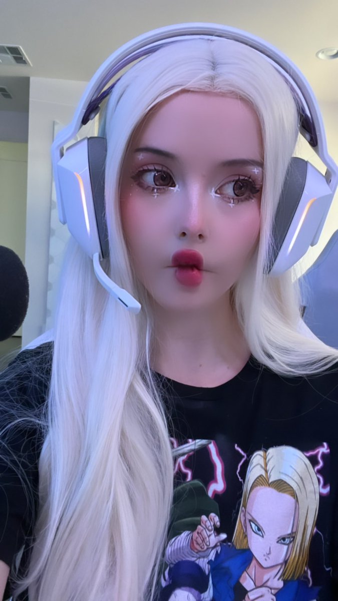 Fortnite with @JuliaaBurch 🤍

https://t.co/ZXZjPZNoB7 https://t.co/jGviuP6AhP