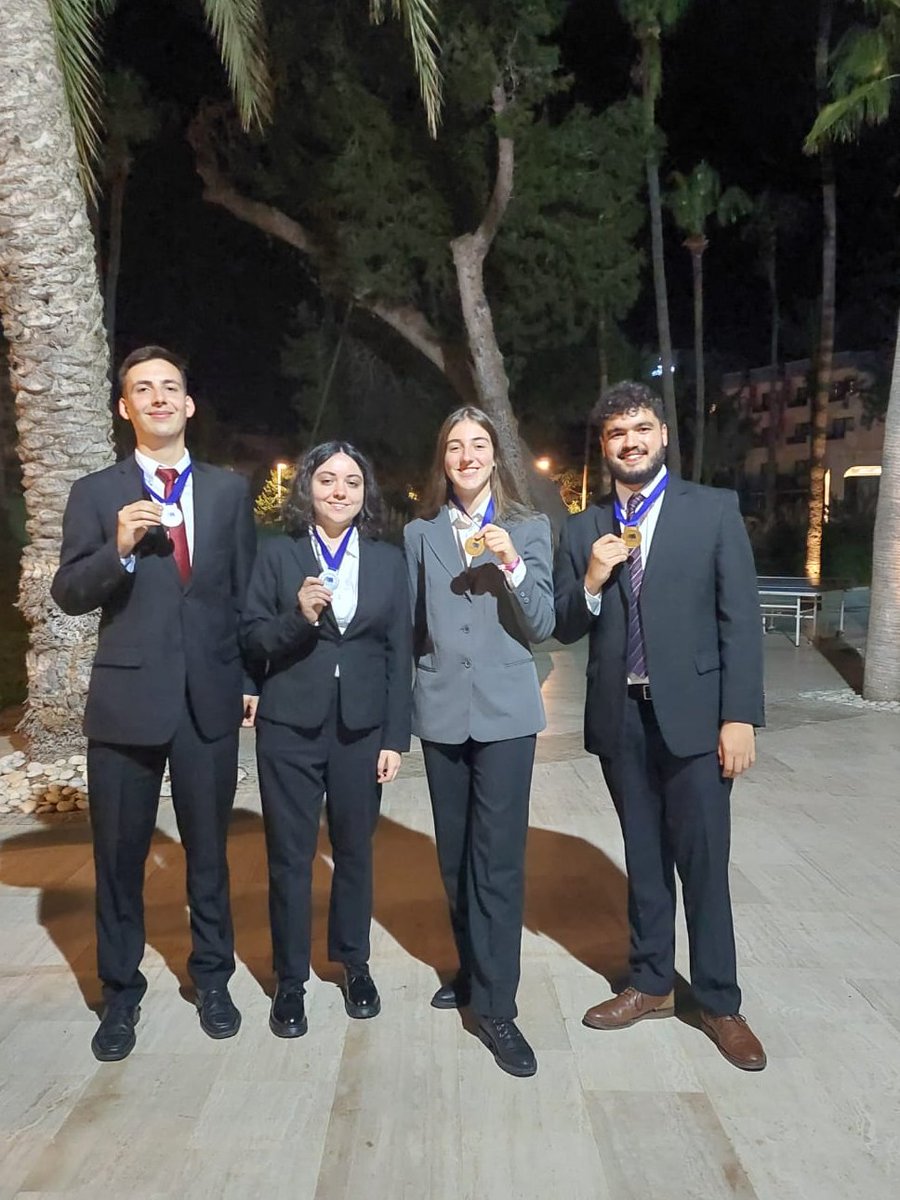 <a href="/EscolasTP/">Escolas do Turismo de Portugal</a> na #Eurhodip2023 

A equipa de alunos que representaram as <a href="/EscolasTP/">Escolas do Turismo de Portugal</a> na #Eurhodip em Chipre, Ivânia Oliveira #EHTOeste, Inês Silva e Manuel Godinho #EHTLisboa e Miguel Timóteo #EHTPortalegre, está de parabéns! 

#Cyprus #marketing #kitchen #FandB #TurismodePortugal