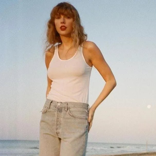 PopBase's tweet photo. Taylor Swift occupies 8 out of the Top 10 spots on this week’s Billboard Hot 100 with ‘1989 (Taylor’s Version).’ https://t.co/p8LBtUtPKD