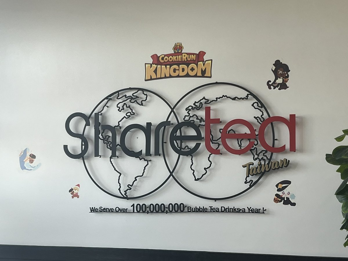 cupidchord's tweet photo. @CRKingdomEN event at ShareTea !! Got my besties as pins 🤍🤍 #ShareTogether https://t.co/mDFnIasjwl