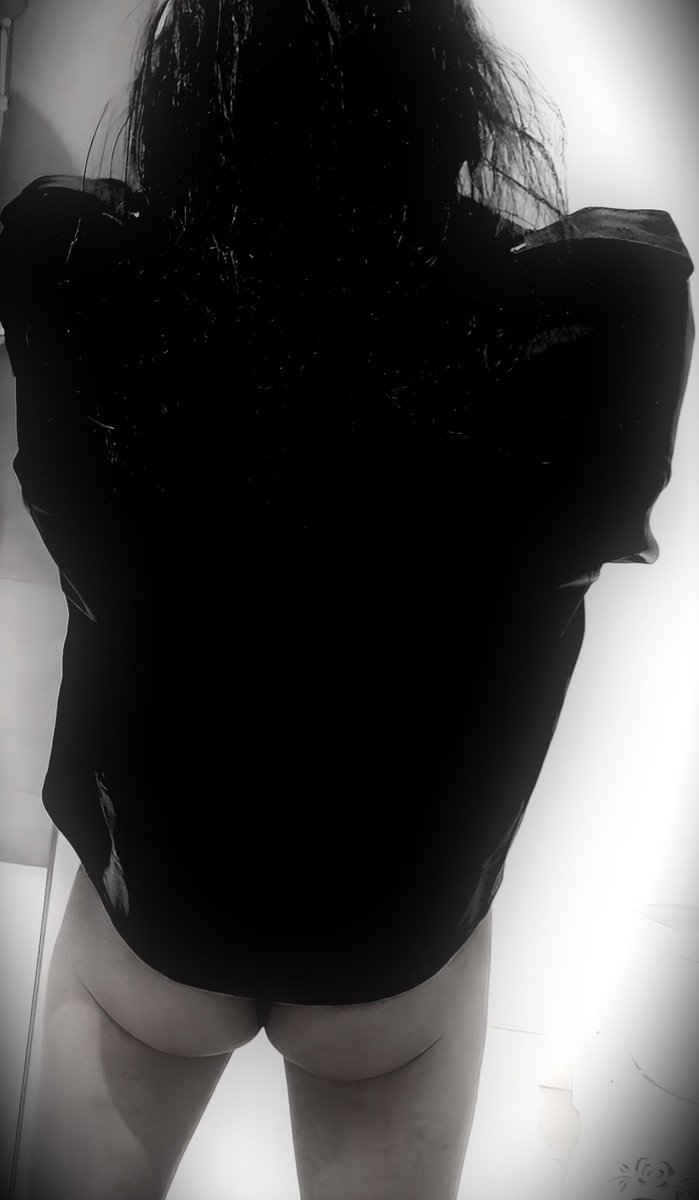 master_zukwena's tweet photo. Master ass😏😏🔞

#ass #nackt #Master #DADDY #meister #fetish #fetisch #model #Vampire #LGBTQ #fetichiste #nacktheit #model #gothmodel #gothman #gothboy #vampire #darkness #yesdaddy #master #photography #foto #fotografia #gay #schwul #LGBTQ https://t.co/X5oidP1plL