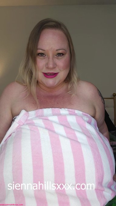 My new video is really hot! Check it out!  https://t.co/3c0FvQOejl https://t.co/hZGLg5OvAD<a href="/tag/happyfriday"class="tags"><span>#happyfriday</span></a>