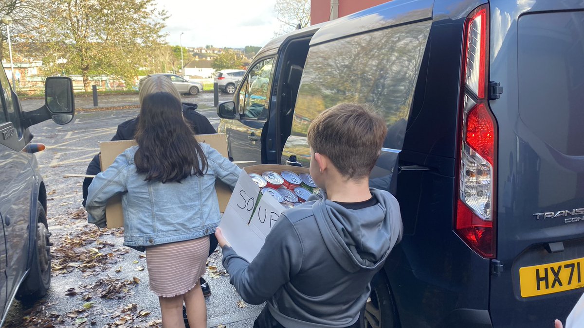 YR5PDCS's tweet photo. Y5 @PDCSPrimary showed what #goodcitizens they are & were incredibly proud today to donate the generous goods collected by themselves, their school & community to help #HomelessPembrokeshire #somethingfornothing #dignity Diolch yn fawr for your support-its very much appreciated! https://t.co/gLLGM8vCEn