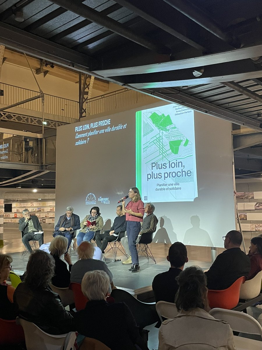 PavillonArsenal's tweet photo. [En cours] Conférence « Plus loin, plus proche. Comment planifier la ville durable et solidaire ? » organisée par @FabriqueVille à l’occasion de la parution du livre aux éditions Dominique Carré – La Découverte https://t.co/DMBgoT6rFc