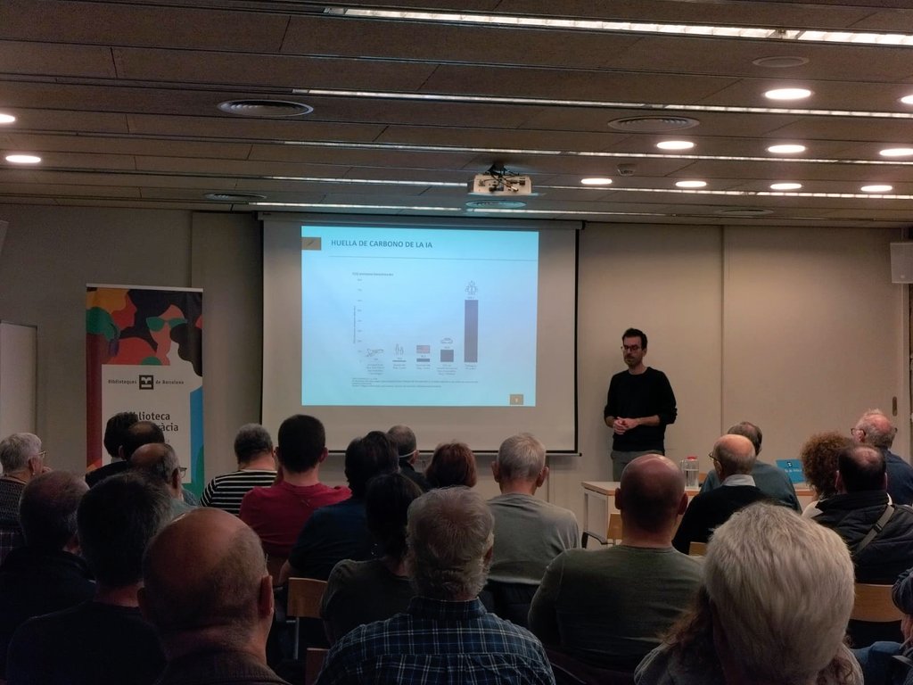 CVC_UAB's tweet photo. Avui som a la biblioteca #bbcnViladeGràcia amb el Dr Paolo Dini @CttcTech per al cicle #VisionsCiència (coordinem #CVC)
#IA i sostenibilitat; oportunitats i reptes ambientals. ♻️🤖 Trobarem el punt de equilibri? 🔎
Sala plena! Molt interessant!💡 #CVCCollaboration #SocialImpactAI https://t.co/7x2h40VnUy