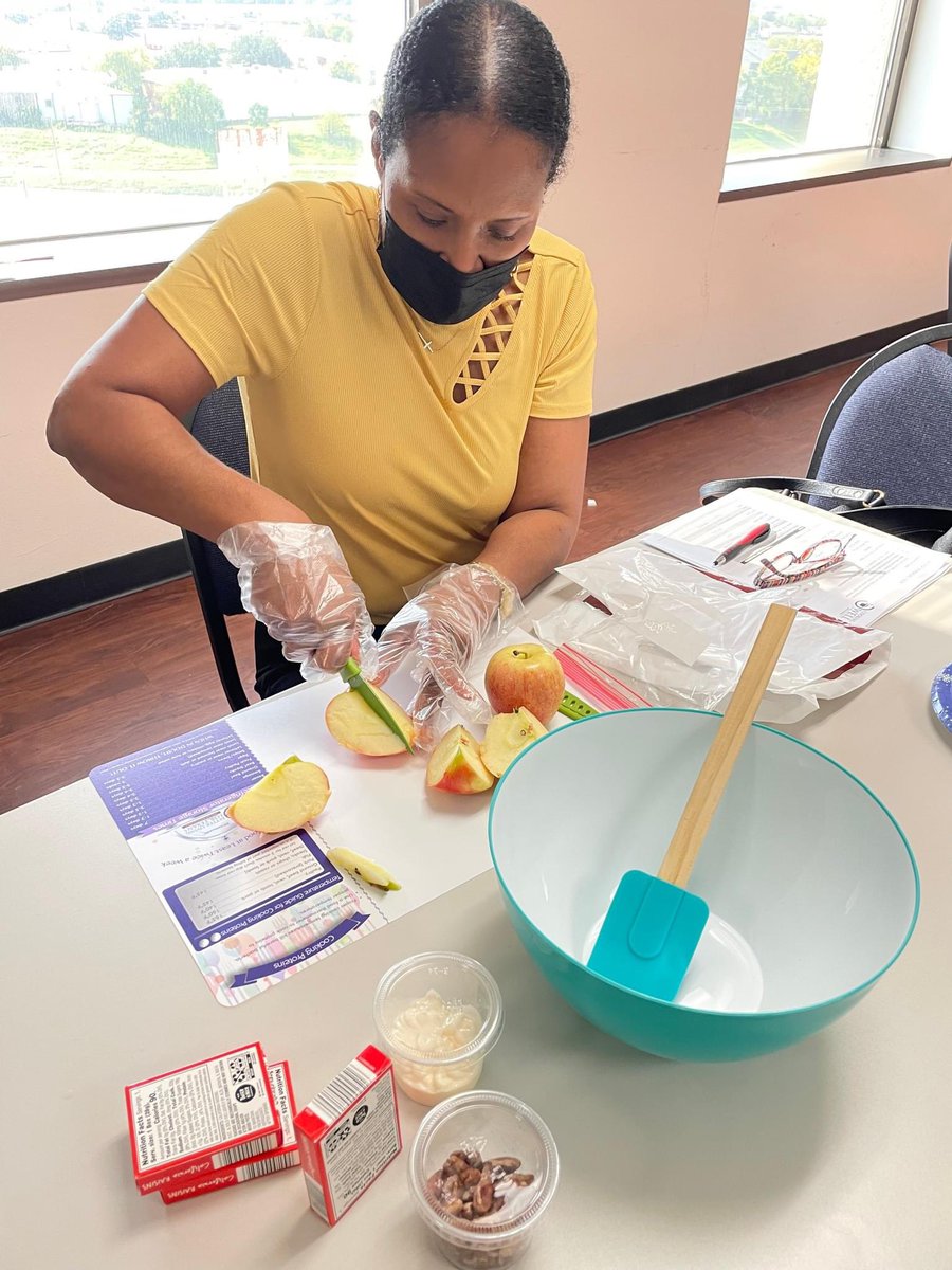 STARTS TOMORROW! #FREE In-person cooking lessons for people living with #diabetes.
You’ll learn how to cook nutritious meals that will help you stay healthy! 🥑
☎️214-819-5115
💻chronic.disease@dallascounty.org or sign up here:
bit.ly/3QeRnRt
#diabetesawarenessmonth