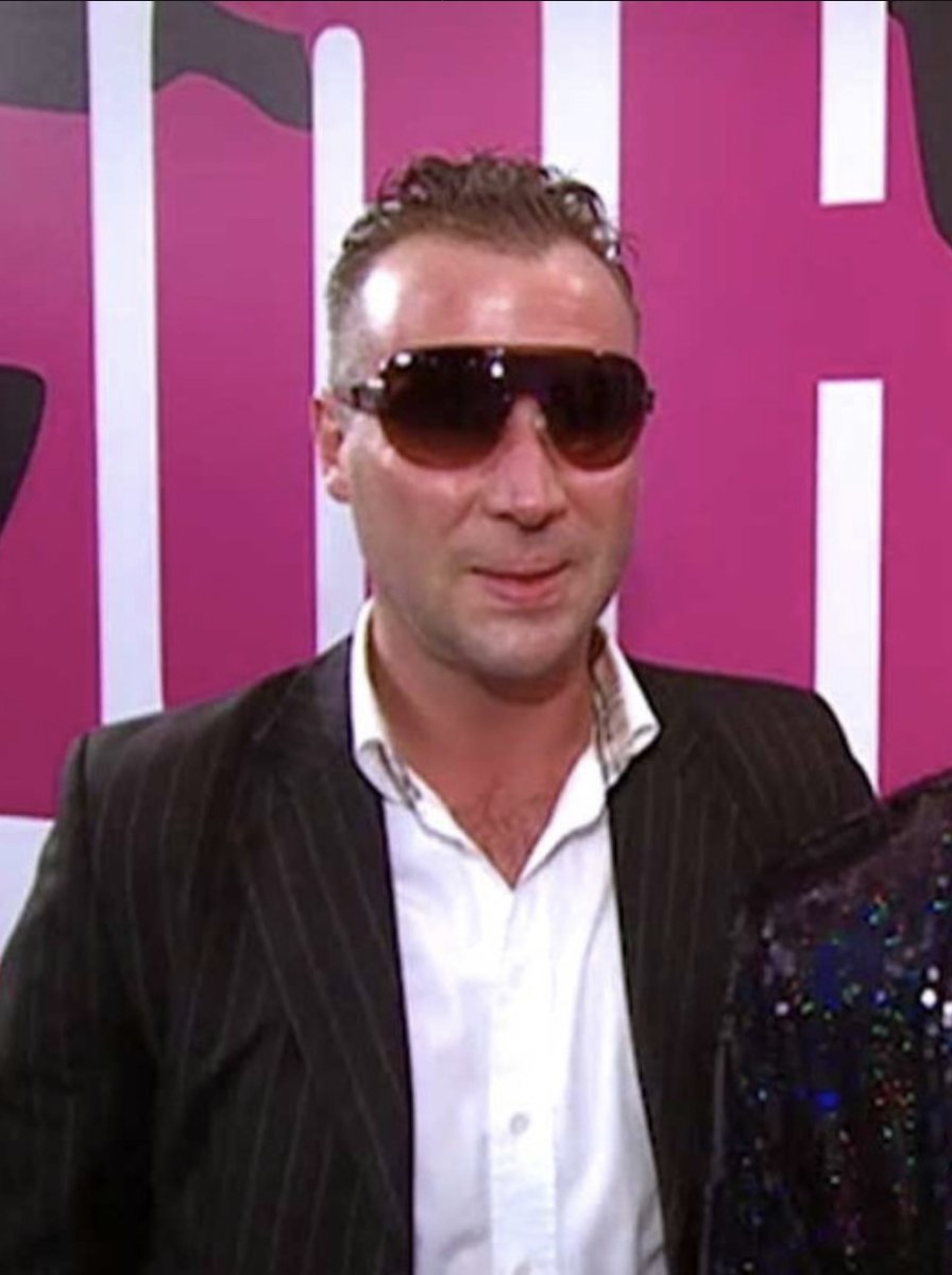 bluspoeier's tweet image. ik denk dat ik voor heel twxtter mag spreken als ik zeg dat er nog maar 1 man is die dit land nog kan redden