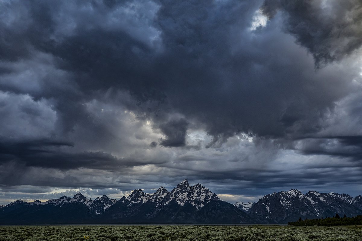 jimkchin's tweet photo. Storms over the Tetons.

Shop prints at link in bio. https://t.co/dXRfVa6Njm