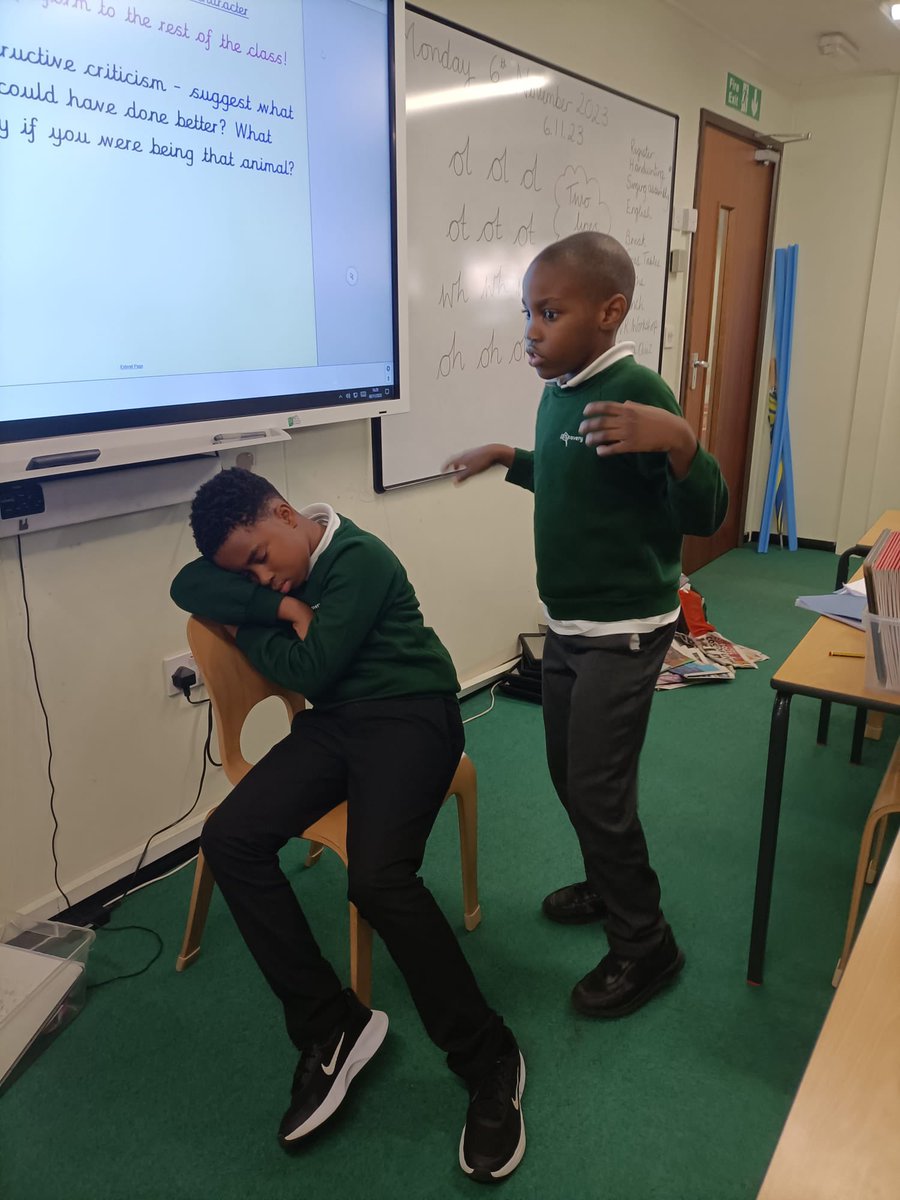 Discovery_Y4's tweet photo. Birdwatching 👁️: Buzzard, Falcon and Kestrel 🦅
In English today, we continued to read our core text ‘The Great Kapok Tree’ and used drama 🎭 to get into the role of the different animal characters🌳🐍 🐒🐸🦗🐆🦦 #Year4 #DPS #Talktotheanimals https://t.co/vvl04Funks