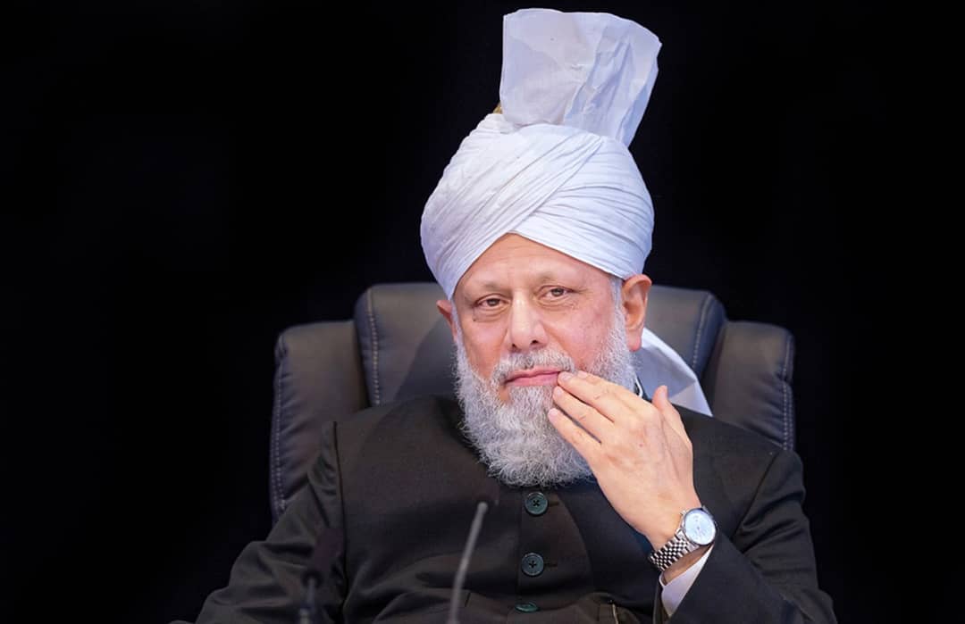 Moon_Rafiq_90's tweet photo. #VoicesforPeace “The world stands in desperate need of peace and security. This is urgent issue of our time. All nations must come together for the greater good and united in their efforts” - (Caliph of Messiah) https://t.co/CqYyCYi7wh