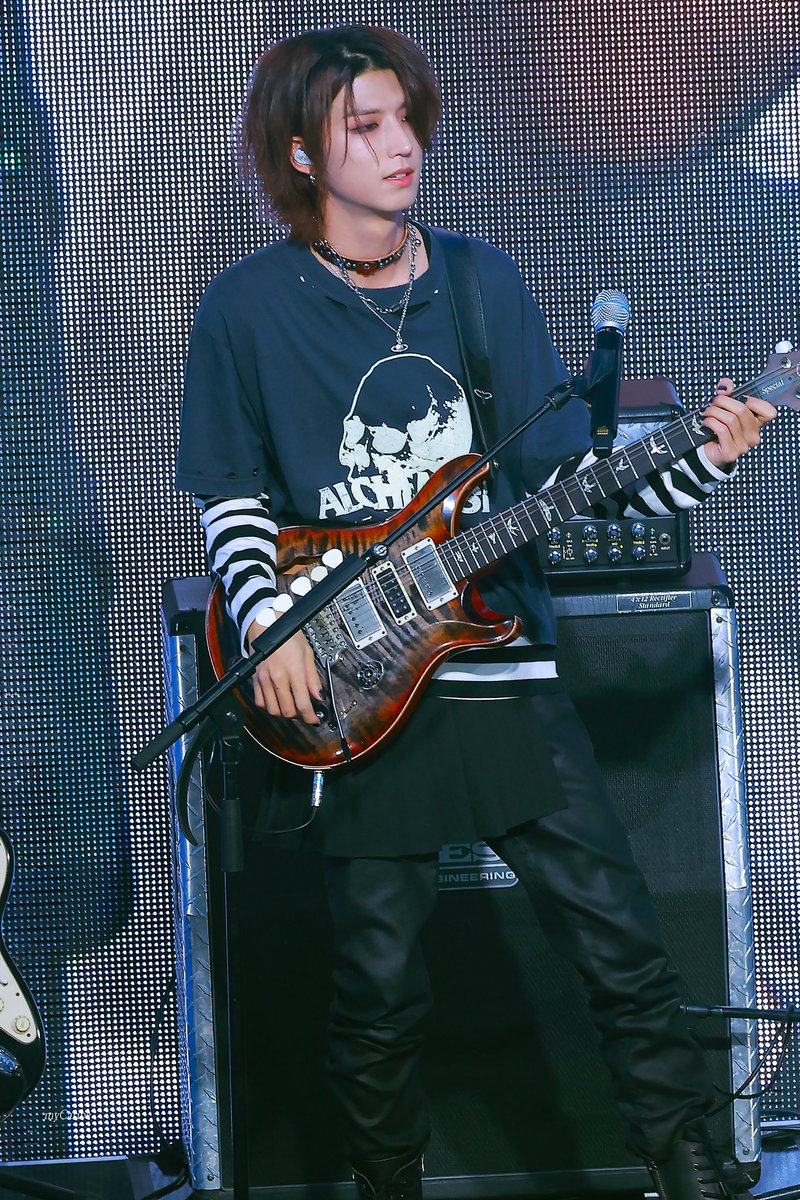 𝑪𝑨𝑹𝑰𝑩𝑬. tweet media