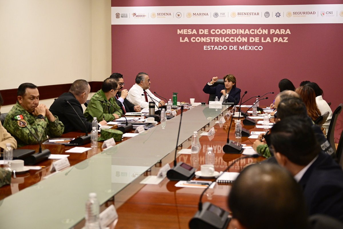 delfinagomeza's tweet photo. Los resultados de las estrategias que hemos echado a andar, desde el primer día de nuestro gobierno, en la Mesa de Coordinación para la Construcción de la Paz, han sido favorables. 

Aún queda mucho por hacer, cierto, pero disminuir 4 por ciento las afectaciones de la delincuencia organizada en la sociedad mexiquense nos indica que vamos por buen camino. 

Seguiremos insistiendo para lograr mejores resultados y escuchar siempre a la ciudadanía. 

Los mexiquenses queremos vivir en paz y juntos, lo lograremos. 

#ElPoderDeServir