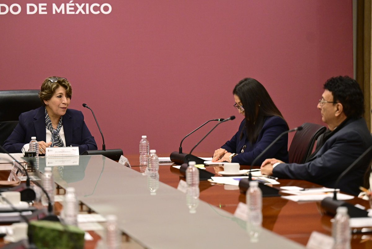 delfinagomeza's tweet photo. Los resultados de las estrategias que hemos echado a andar, desde el primer día de nuestro gobierno, en la Mesa de Coordinación para la Construcción de la Paz, han sido favorables. 

Aún queda mucho por hacer, cierto, pero disminuir 4 por ciento las afectaciones de la delincuencia organizada en la sociedad mexiquense nos indica que vamos por buen camino. 

Seguiremos insistiendo para lograr mejores resultados y escuchar siempre a la ciudadanía. 

Los mexiquenses queremos vivir en paz y juntos, lo lograremos. 

#ElPoderDeServir