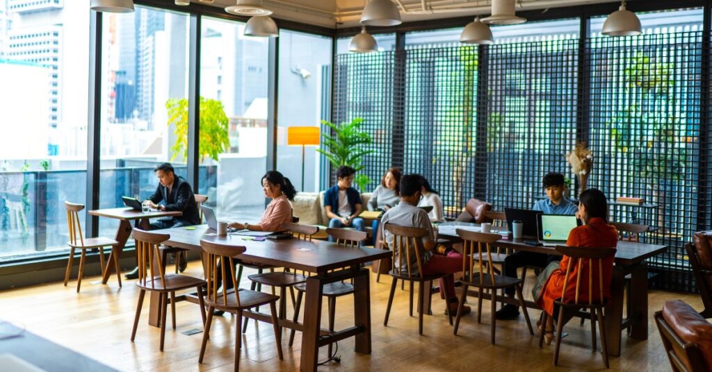 frskomkt's tweet photo. Descubre las lecciones que todo empresario debe aprender de WeWork y cómo el coworking puede evolucionar en un mundo post-pandémico. https://t.co/5TF7L0vVbX