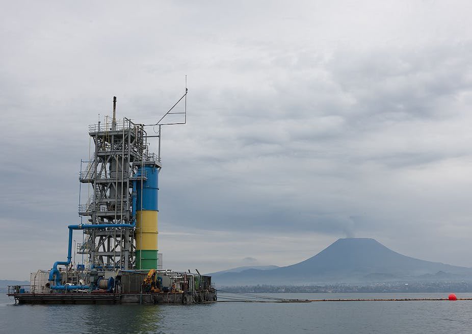 benjimk's tweet photo. Ça fait 4 ans que j’avais fait un tweet pour savoir pourquoi la RDC 🇨🇩 ne fait pas comme le Rwanda 🇷🇼 en construisant une station de production d’électricité sur le lac Kivu. Voici comment une société Allemande 🇩🇪 a construit une société de production d’électricité qui d'ici le début de 2024, avec juste l'usine située sur les rives du lac Kivu dans le district de Rubavu générera 56 MW. 

Avons nous aussi in projet concret dans ce sens?