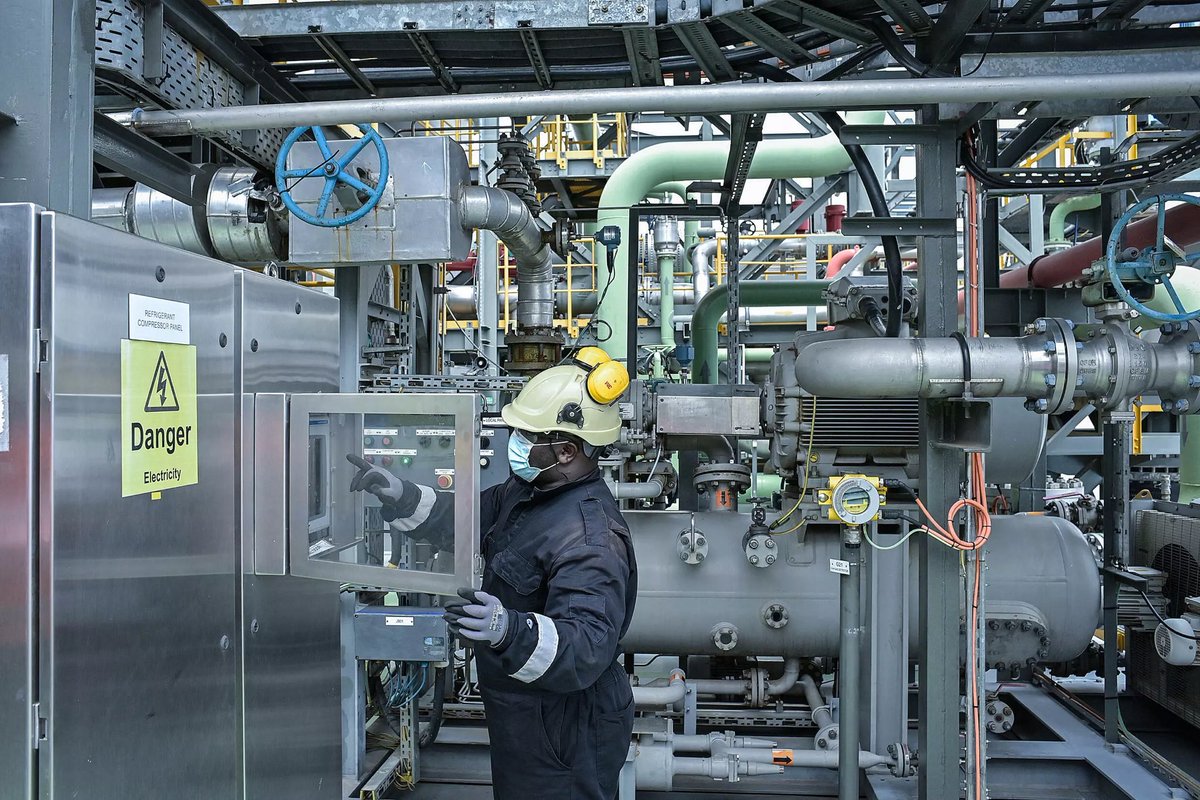 benjimk's tweet photo. Ça fait 4 ans que j’avais fait un tweet pour savoir pourquoi la RDC 🇨🇩 ne fait pas comme le Rwanda 🇷🇼 en construisant une station de production d’électricité sur le lac Kivu. Voici comment une société Allemande 🇩🇪 a construit une société de production d’électricité qui d'ici le début de 2024, avec juste l'usine située sur les rives du lac Kivu dans le district de Rubavu générera 56 MW. 

Avons nous aussi in projet concret dans ce sens?