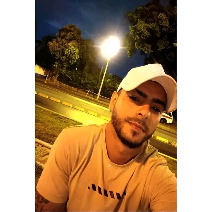 heteros_vip1's tweet photo. Rico hetero engañado 🤤🤤

Quieres ver a tu compañero de trabajo, tu primo, tu amigo, tu tio
Yo los engaño por ti 💲
Manda int. Mando pruebas https://t.co/vgRbK4rfqL