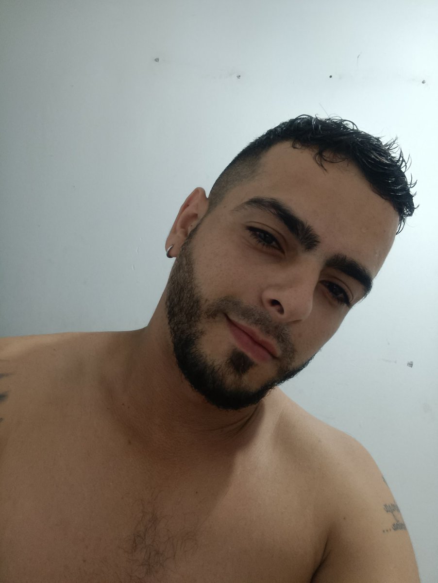 heteros_vip1's tweet photo. Rico hetero engañado 🤤🤤

Quieres ver a tu compañero de trabajo, tu primo, tu amigo, tu tio
Yo los engaño por ti 💲
Manda int. Mando pruebas https://t.co/vgRbK4rfqL