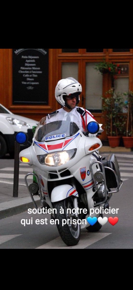 GueddiDenis's tweet photo. SVP les amis ,mes contacts il y a une pétition qui est entrain de tourner sur la France aime sa police pour soutenir et demander la LIBÉRATION de Florian je l ai signé fait de même svp 🙏🙏 ça va faire plusieurs mois  qu il a pas vu sa famille c est honteux merci pour les retweet https://t.co/AKF30r0vuF