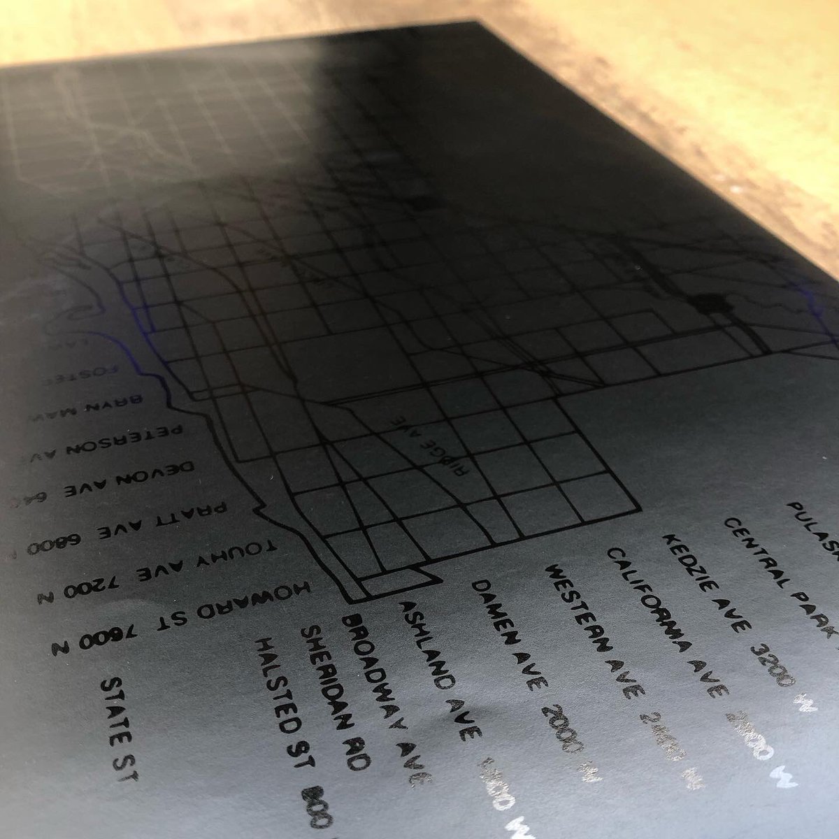 smashedplastic's tweet photo. Hello, Chicago!!
Ask me about black-on-black spot gloss printing for your upcoming projects. Such a stunning effect - hard to capture on camera!!

#chicagovinyl #pressedwithloveinchicago #midwestmade #pressingplant #chicagopressingplant #recordpressing #recordpressingplant https://t.co/t6qScxl5Uz