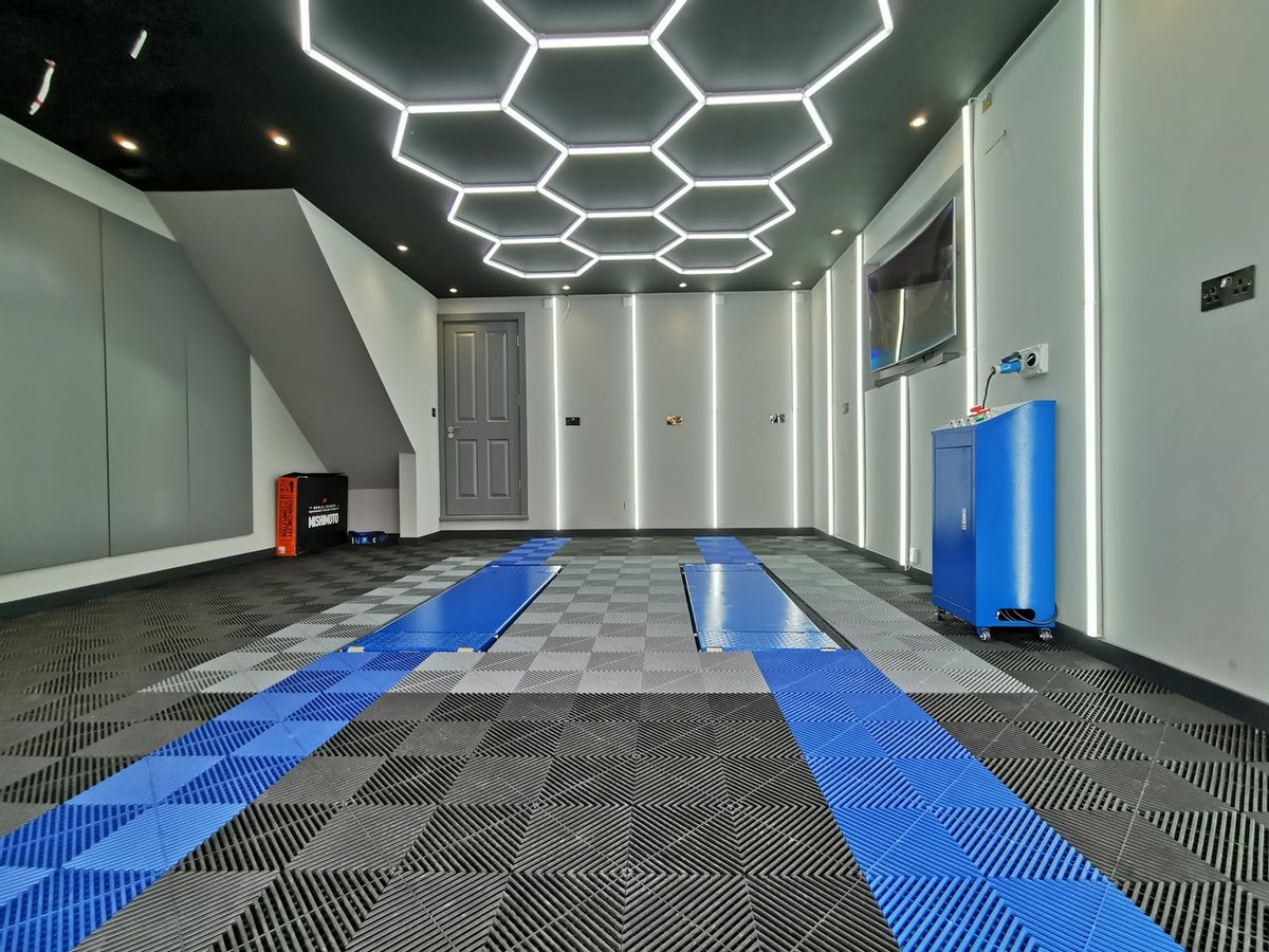 Whether it's for your home garage or a local business, customize your space for what you need with durable and reliable flooring.

Customize your space with our free 3D Floor Designer → bit.ly/3sje37L

#Garage #ModularFlooring #GarageMakeover #CommercialGarage