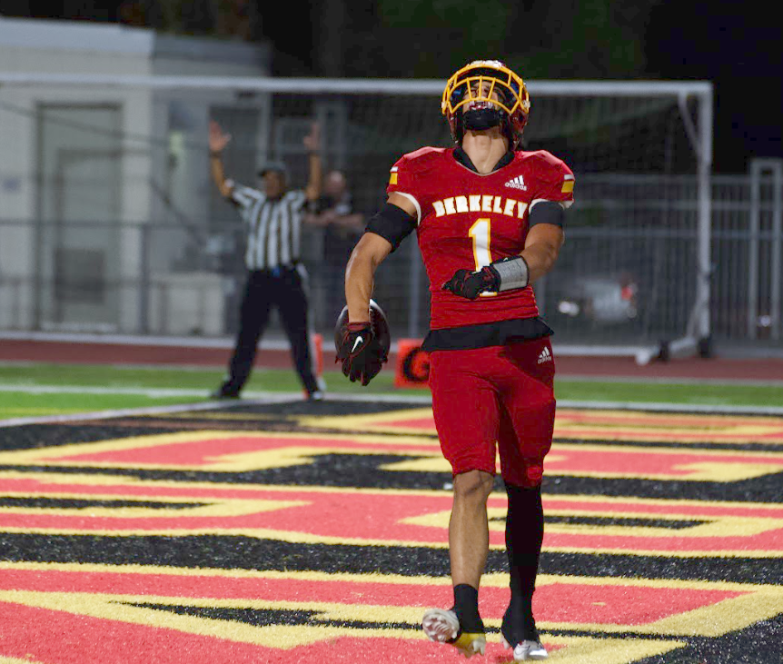 BHSJacketsFB's tweet photo. Your @BHSJacketsFB just won league and earned a NCS playoff berth for the 2nd year in a row! #THEBUZZISBACK
NCS @ ECHS, Friday 11/10 @ 7pm! We need all YellowJackets for this one! Let's turn that stadium red and gold!
Tickets: https://t.co/kkCsekZ0ga
@CoachPerry2012 https://t.co/Z038ZvIJ2n