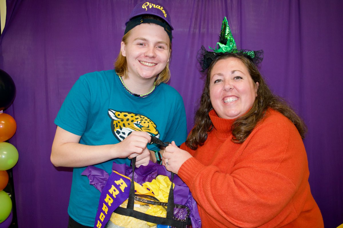 ecustepp's tweet photo. Congratulations, Logan, on winning big! 🎉

Logan is the fall 2023 semester winner of #STEPPForTheWin. He logged a high amount of study hall hours, which increased his likelihood of winning. Logan won an #ECU gift basket full of #Pirates gear, candies, snacks, and more 🏴‍☠️ https://t.co/mVOMnRr65e