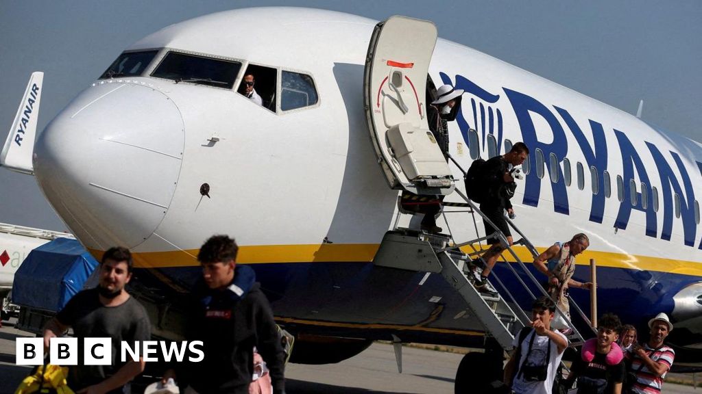 PilotPipeline's tweet photo. Ryanair reported a jump in profits after increasing fares in the face of strong demand for summer travel. The airline said passenger numbers rose 11% to 105.4m in the six months to Sept, despite average fares rising 24%.

https://t.co/9j2TrnGsOg

#Aviation #AVGeek #AviationNews https://t.co/6z00emKZ45