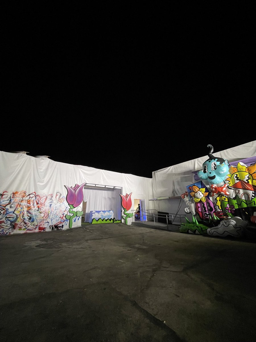 frensHouse's tweet photo. 5/22
DEC/21
Art Basel brought us together with @fewocious again for his Paint Party—a highlight event where creativity and community merged. Unforgettable! #ArtBasel2021 https://t.co/Noo4HTxvxo
