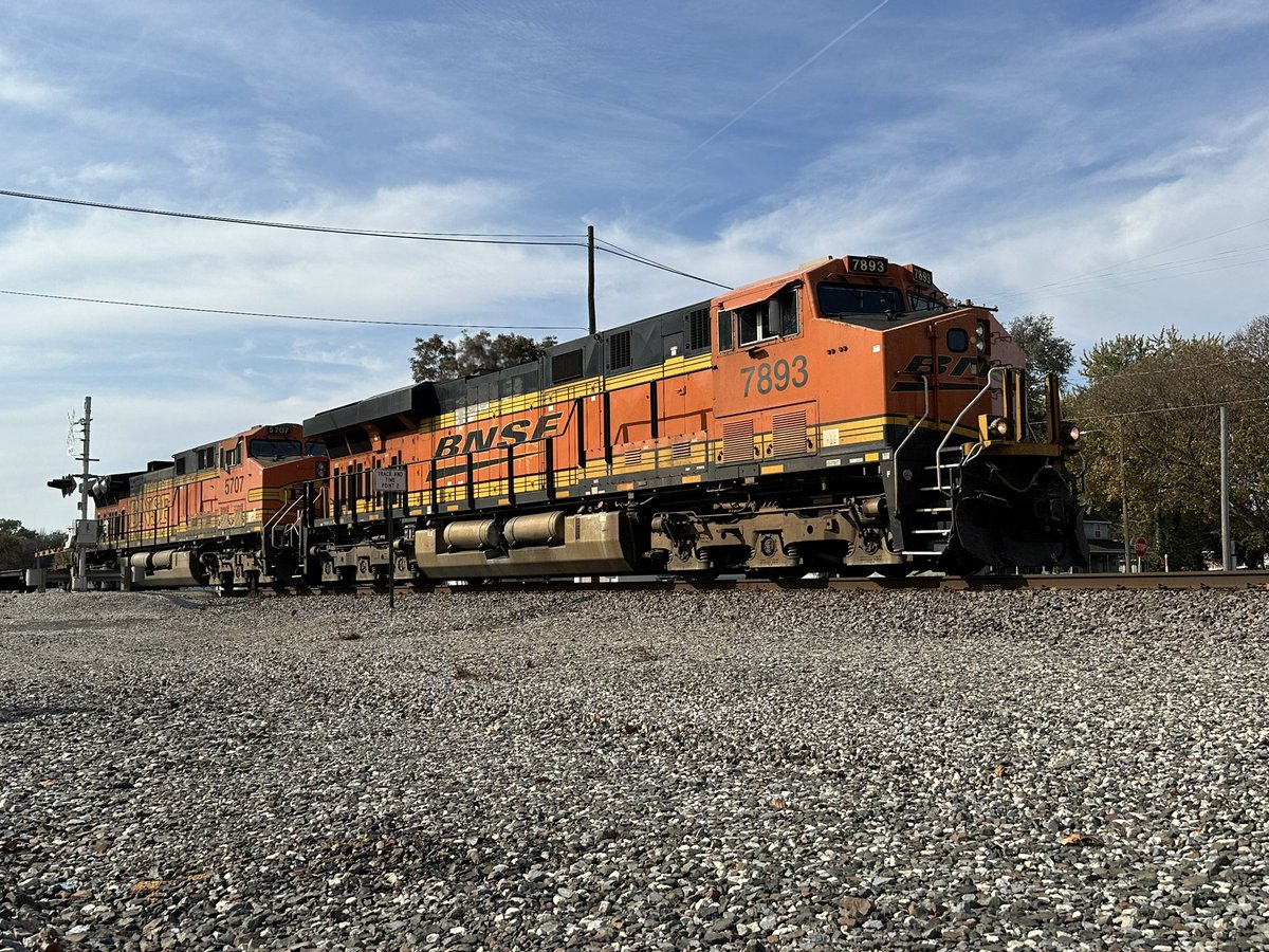 railstream's tweet image. A little @BNSFRailway action on our way to #KansasCity yesterday.
