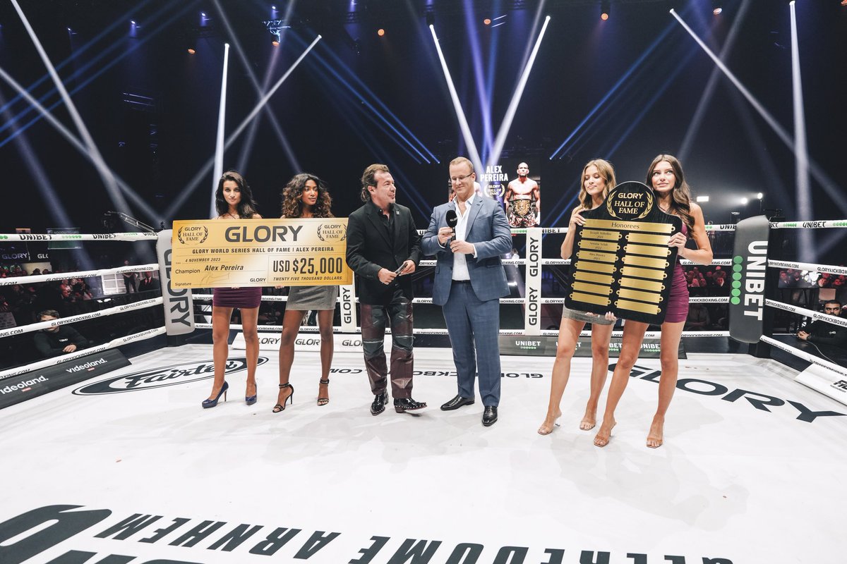 SportsZone__'s tweet photo. 📺 Le GLORY #COLLISION6 a attiré la bagatelle de 1M de téléspectateurs rien qu’aux Pays-Bas ! 😳

Avec les 28.000 spectateurs dans le Gelredome et la plateforme de PPV, le GLORY a assuré une très grosse recette avec l’événement. 

Le kickboxing renaît peu à peu. 💛 https://t.co/gokYbunkGi