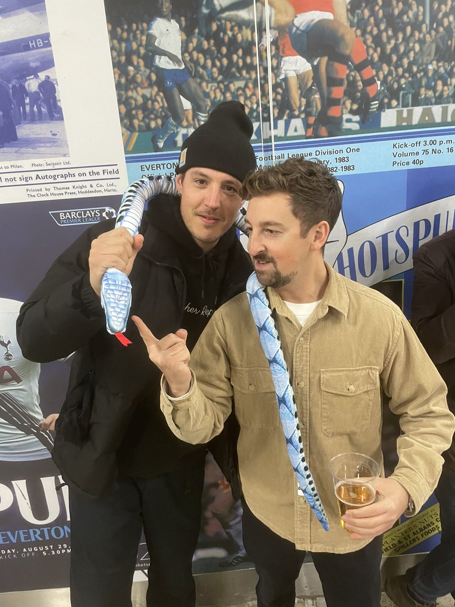 IAMLUCASHGC's tweet photo. We bumped into Poch @LoveTheShirt #fatsnake https://t.co/cfdtnZUPPc