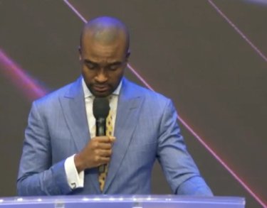 GreatPublishers's tweet photo. When faith comes alive God goes to work and when faith goes to sleep, the devil goes to work. - Jam 1:6-8; Heb 10:3- Pastor David Oyedepo Jnr.

#CHOPRecaptweets
#MondayMotivation
#PastorDavidOyedepoJnr
#CovenantHighways
#TGPCaptions https://t.co/yRDNtkTxys