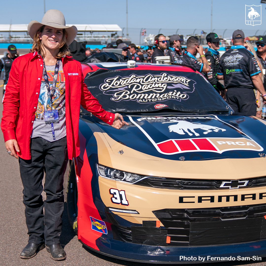 Rocker Steiner enjoys day at NASCAR race in Phoenix.   Read more &gt;&gt;&gt; bit.ly/49nw1d8

@funkaway