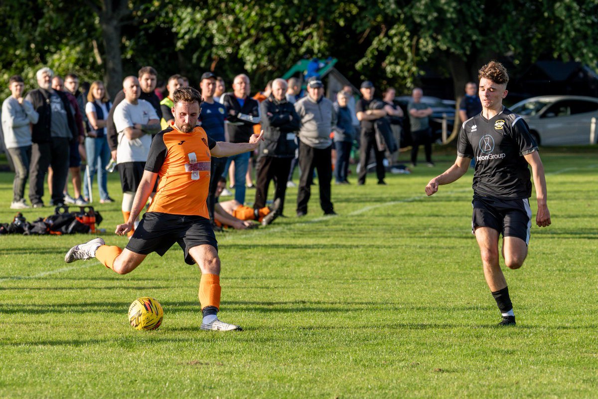 TomatinUnited's tweet photo. 🟠⚫️ Match week 🟠⚫️

🆚 Cairngorm Community Team 
⌚️ 19:15 kick off
📍 Aviemore Primary school 

We’re back in action this Friday evening for the first time since the close of the season in August. Come along and support the lads as we take on Cairngorm Community Team https://t.co/FlonCUEyfb