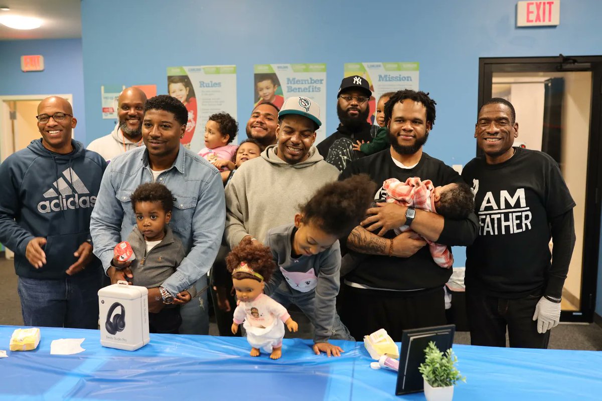 RealDadsNetwork's tweet photo. We want thank all the dads who attended Father's Fun Day.. Thank you to our partners @theirthapp @mygymastoria for making this possible and thank you @thabitiboone for you continually impacting our community.. #realdadsnetwork #fatherhood #fathersfunday https://t.co/WZnhYH6ue9