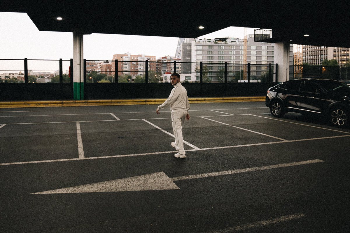 antonyzetta's tweet photo. Cada una de ellas tienen un visual creado conjuntamente @JesusChamo y editado por @jmzzer 

La Gran Ciudad álbum este miércoles 🌆 https://t.co/oA28IjFNGD