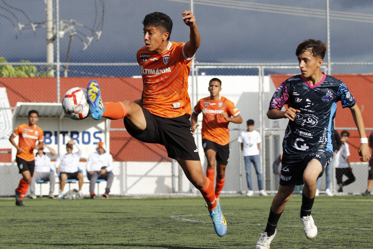 paco_jf's tweet photo. Empate de último minuto | Con anotación de su capitán Luis Silias, Lechuzas UPGCH rescató el empate a un gol ante @AlebrijesOaxaca, en la fecha 8 de @LigaTDP @Terceramex @TerceraM #futbol #Chiapas #ligatdp https://t.co/pYAUbMLZ7L