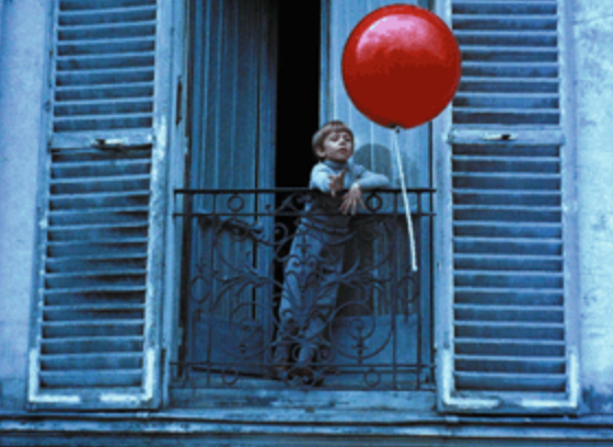 KukiGKirsch's tweet photo. "No hagas con el amor lo que hace un niño con su globo; que al tenerlo lo ignora, y al perderlo llora". 
Pablo Neruda
📷 Le ballon rouge, de Albert Lamorisse. 1956. Francia. https://t.co/dmLmLs24Ky