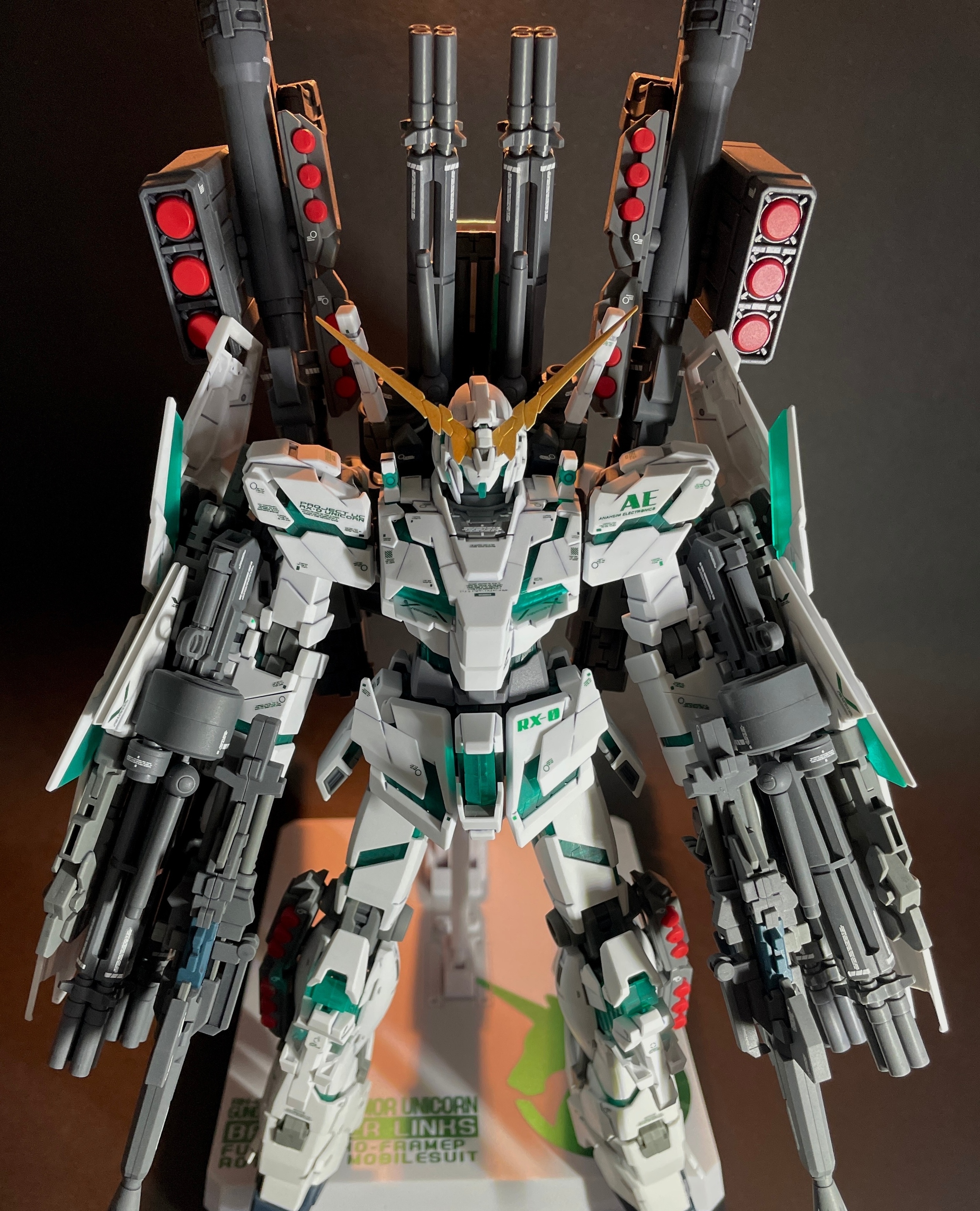 Mecha Warehouse on X: I feel like a broken record but decals and panel  lining does so much for a kit. Kit: HGUC 1/144 HGUC RX-0 Unicorn Mode  Builder: @raps_m19 (IG)  /