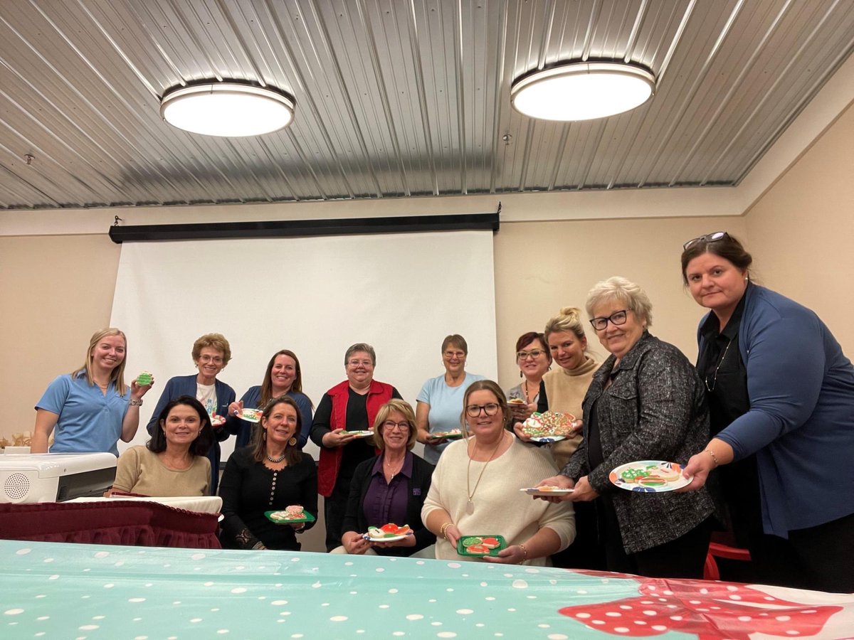 This past weekend, the INFB Women’s Leadership Committee participated in their annual retreat, which took place at the Brown County Inn in Nashville, IN. The committee spent time in the community, delivering winter jackets, hats and gloves to the Brown County School District for