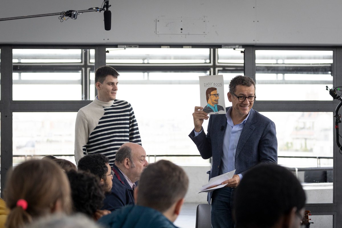 JournalPapotin's tweet photo. Comme pour chaque émission, vous êtes au rendez-vous !
Merci pour vos retours sur notre émission avec des Rencontres du Papotin avec Dany Boon.  
📷 : Elise Llinares 
 #LesRencontresduPapotin #LePapotin https://t.co/GE8NpMAMM3