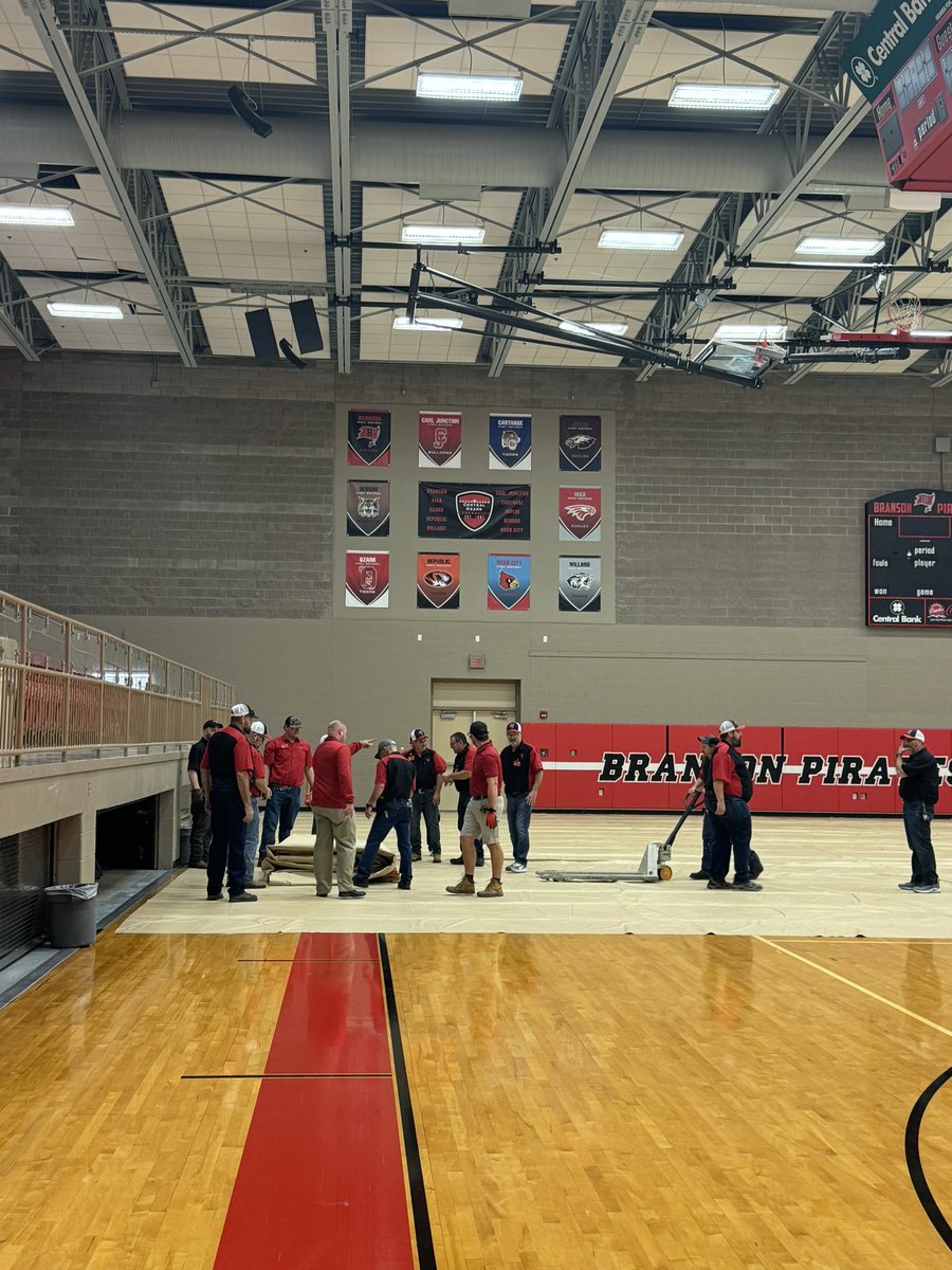 vb4mb's tweet photo. These &amp; our awesome cafeteria workers are the real MVPs! Thankful for all their hard work to make #TLES23 happen! @bsa1968 #wearebranson https://t.co/CSAs7H9mSJ