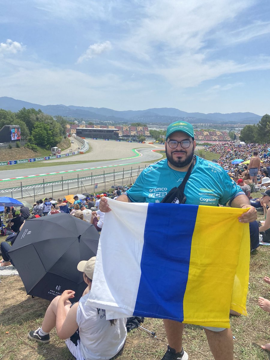 CrisRiver94's tweet photo. En relación a la bestialidad de Alonso de ayer, sólo puedo darle gracias a la vida por haber hecho realidad el sueño de aquel niño, puedo decir que vi al mejor de la historia haciendo magia, mucho años por TV y este año por fin en pista. GRACIAS #MagicAlonso #FernandoAlonso https://t.co/tWTHL7sv8F