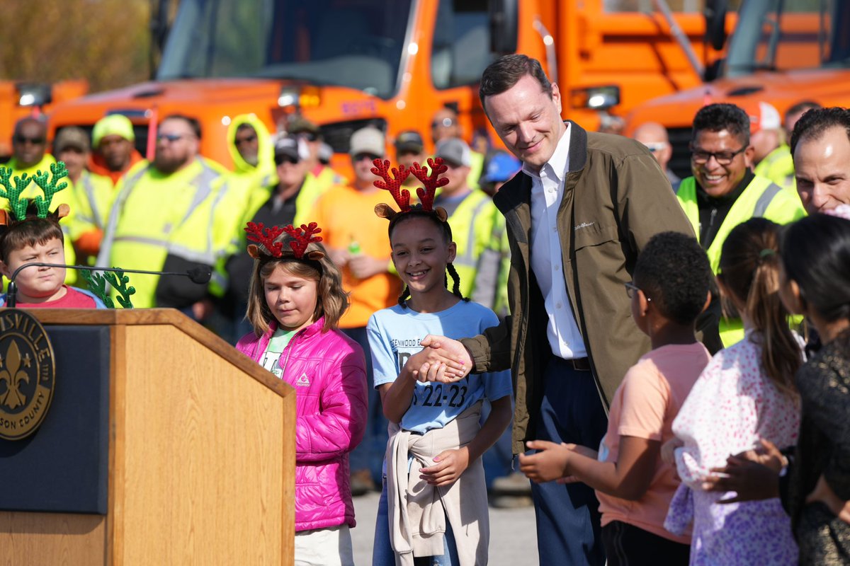 Winter is on its way, and our city's Snow Team is geared up for action. Thanks to @LouPubWorks, @JCPSKY, @loukyfire, @NWSLouisville and @KYTC for your hard work and dedication -- we're prepared to tackle whatever Mother Nature sends our way!