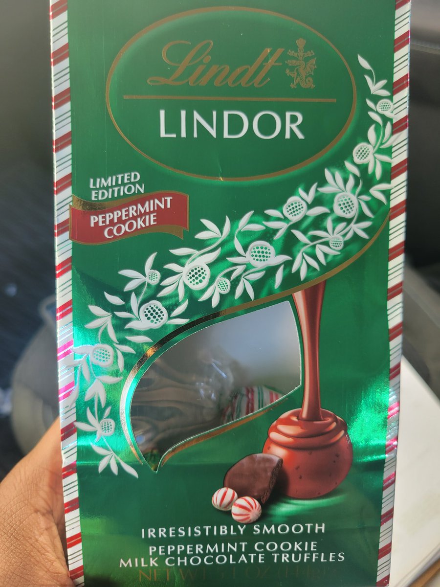 DELtasticONE's tweet photo. I don't know what I've ever done on this earth to be blessed with such divine deliciousness but I'm glad I exist at this time. @Lindt Thank you! 🤤 https://t.co/unPMXEgMFQ