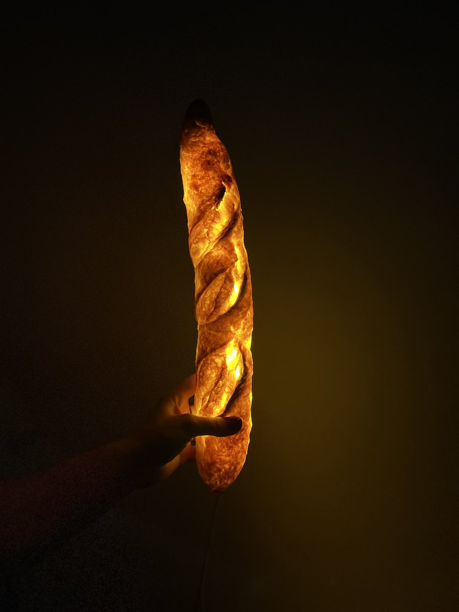_kodderitzsch's tweet photo. Over the past few months I’ve been working on making bread lamps. (Yes, you read that right.) After learning which types of bread, what lacquer, what LED lights and how to create ban paneling for said bread lamp, I am finally ready to show you my work. https://t.co/Yrbsbr3NXG https://t.co/Gr5Ti4vbls