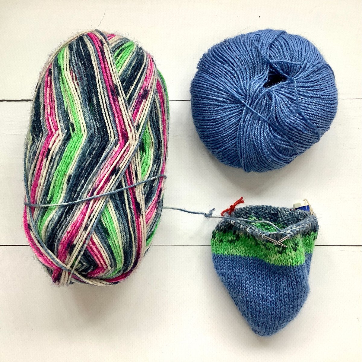 VischLa's tweet photo. The start of the new socks for Marcel 😃
#Knitting #KnittingLife #SocKnitting https://t.co/a6fUczOZcM