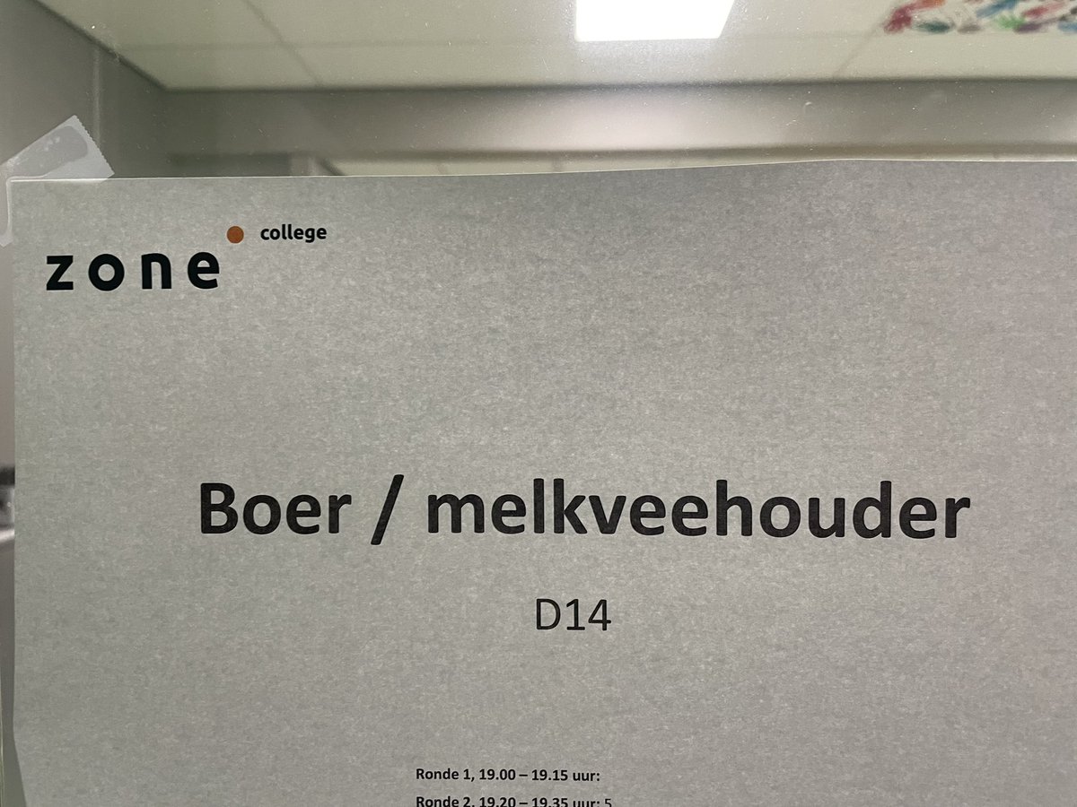 Geertjan_Oxe's tweet photo. Oh, toch wel weer spannend.
Bekende locatie, hier 8 jaar in de schoolbanken gezeten.
Nu wat mogen vertellen over โboer zijnโ, passie en ondernemerschap โบ๏ธ๐๐ป
Leuk en komt goed ๐ช๐ป!
#ZoneCollege
#Twello
#BoerenVDToekomst https://t.co/CxAzc4IONH